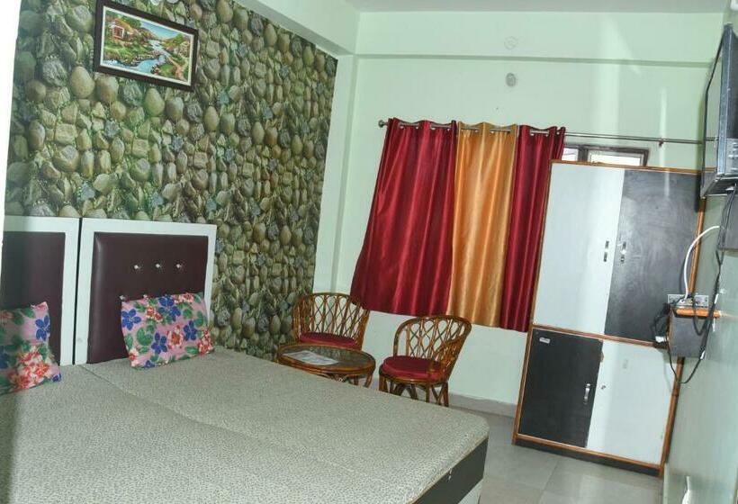 בית מלון כפרי Mountain View And Rooftop Restaurant