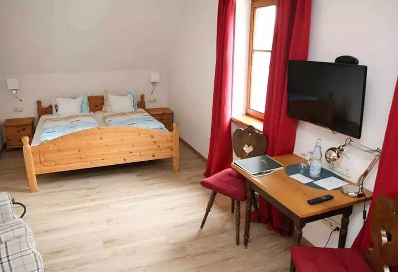 Retkeilymaja Gasthof Schloßbräu Lintach