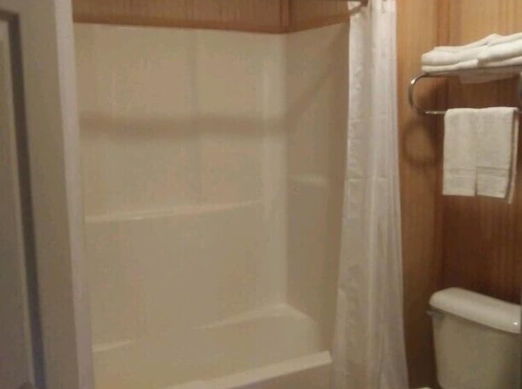 فندق صغير Whispering Creek Lodging & Rv Resort