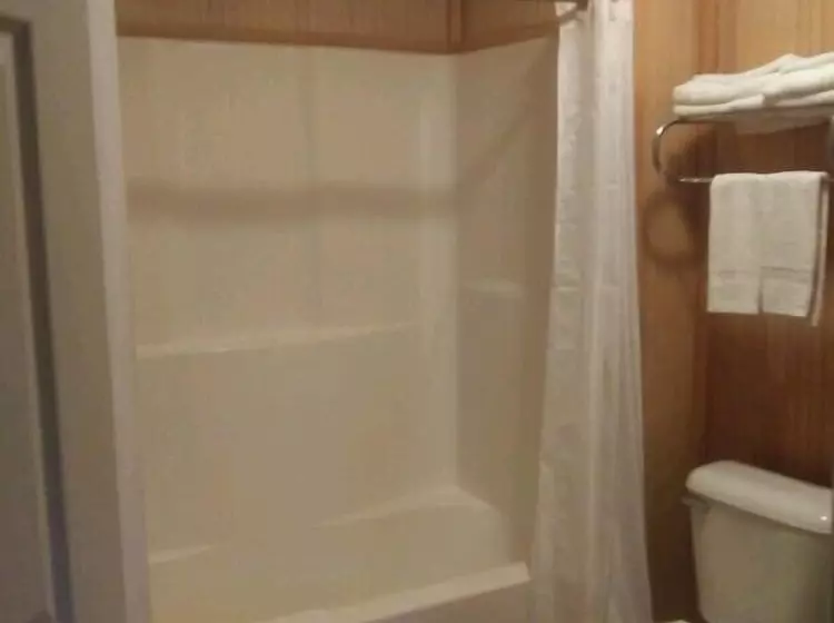 Retkeilymaja Whispering Creek Lodging & Rv Resort