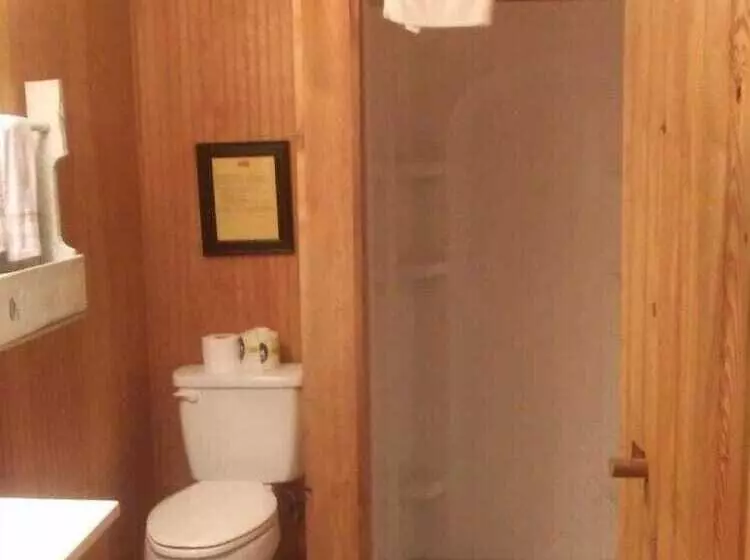 Retkeilymaja Whispering Creek Lodging & Rv Resort