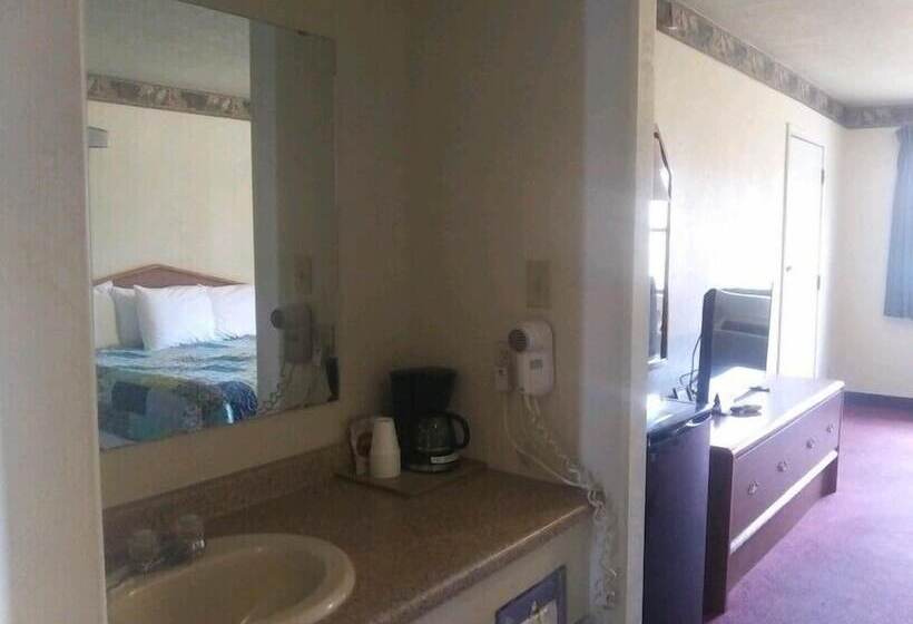 فندق صغير Whispering Creek Lodging & Rv Resort