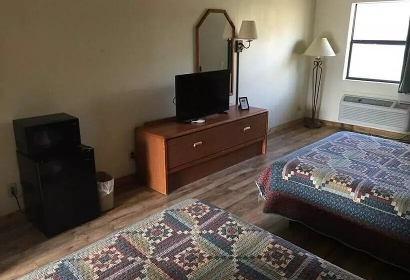 Retkeilymaja Whispering Creek Lodging & Rv Resort