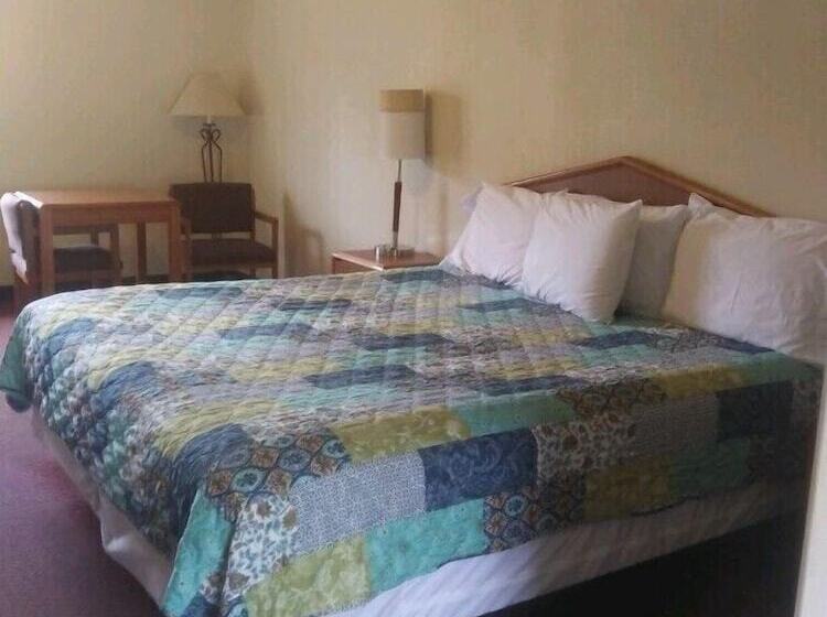 فندق صغير Whispering Creek Lodging & Rv Resort