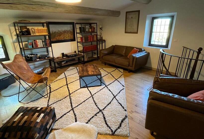 مبيت وإفطار Hestia