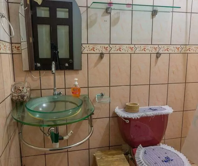 Aamiaismajoitus (B&B) Santuario De Ranas Valle Azul