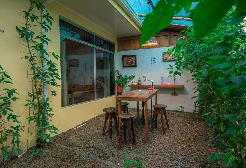 Aamiaismajoitus (B&B) Santuario De Ranas Valle Azul