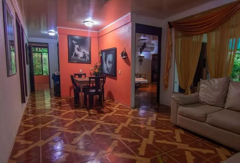 Aamiaismajoitus (B&B) Santuario De Ranas Valle Azul