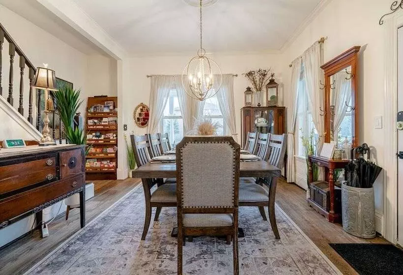 Aamiaismajoitus (B&B) The Kingsville House