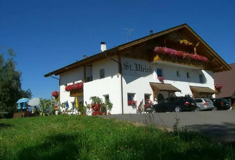 ホテル Gasthof St. Ulrich