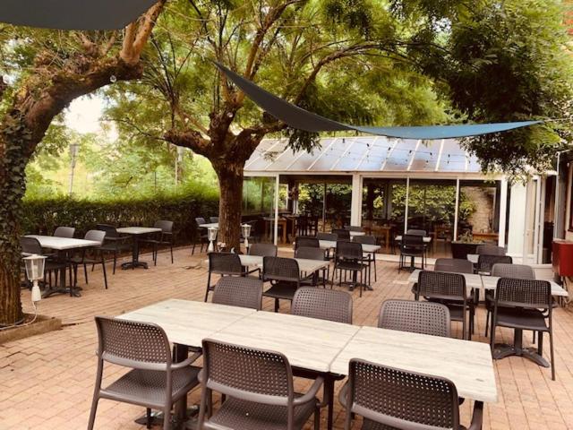 Отель Hôtel Restaurant La Bergerie