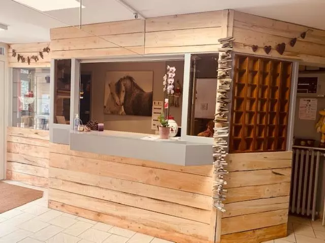 ホテル Hôtel Restaurant La Bergerie