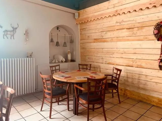 ホテル Hôtel Restaurant La Bergerie