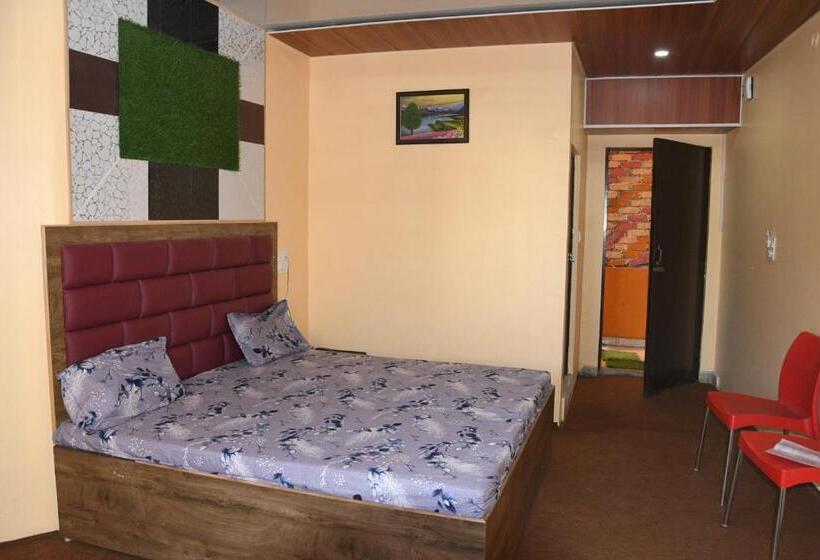 בית מלון כפרי Mountain View And Rooftop Restaurant