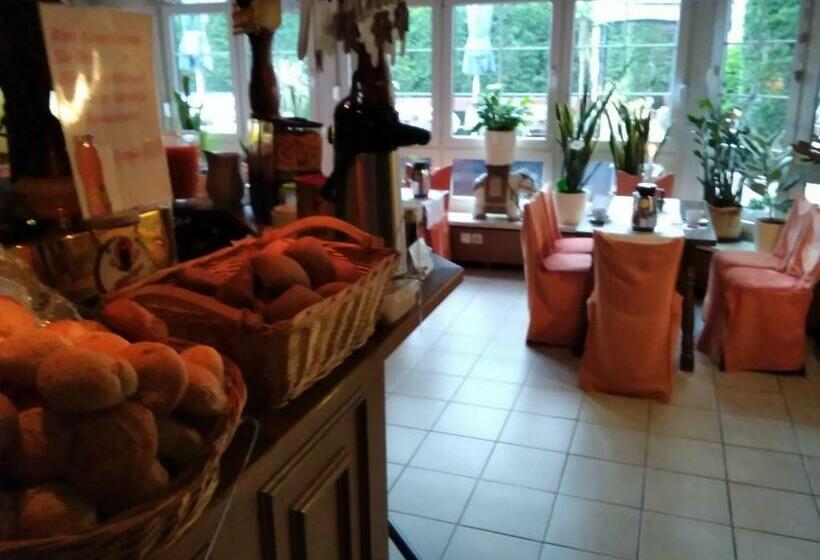 فندق Pension Schulze