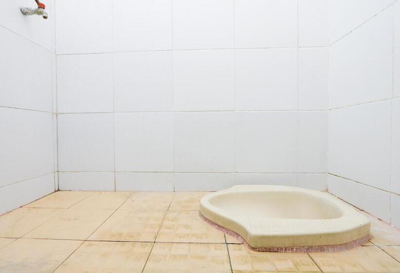 Spot On 2422 Hotel Moga Sari