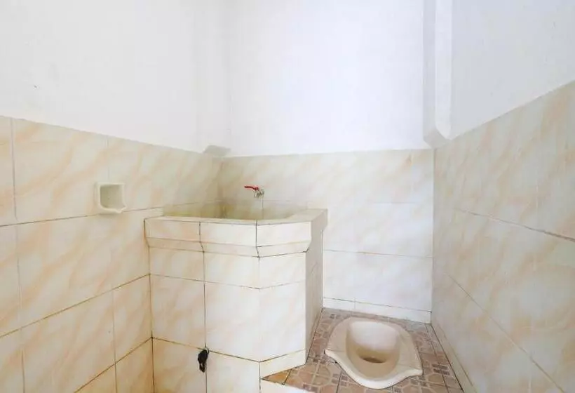 Spot On 2422 Hotel Moga Sari