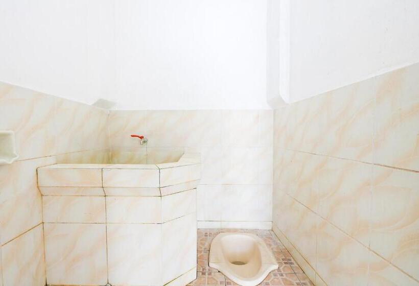 Spot On 2422 Hotel Moga Sari