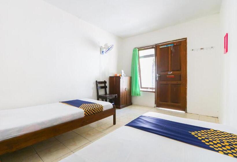 Spot On 2422 Hotel Moga Sari