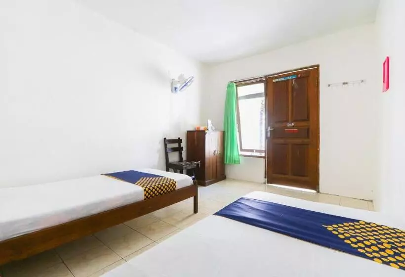 Spot On 2422 Hotel Moga Sari