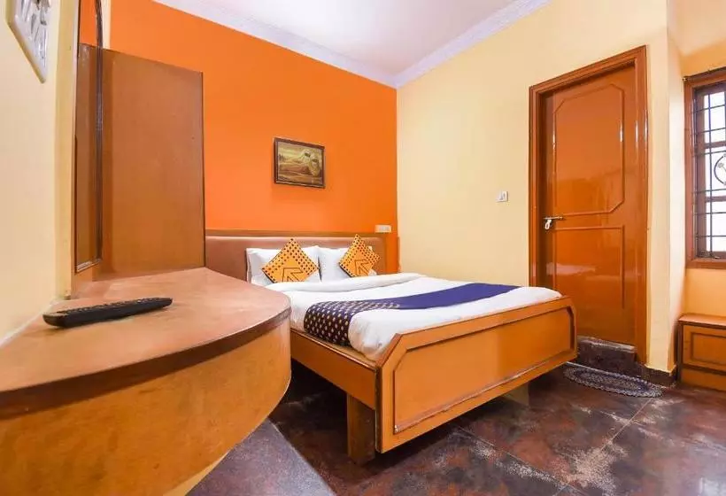 Hotelli Spot On 65925 Sindur Lodge