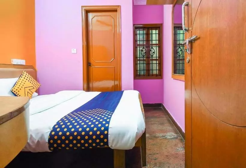 Hotelli Spot On 65925 Sindur Lodge