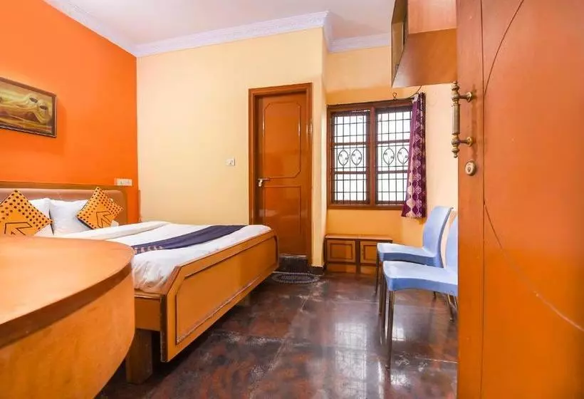 Hotelli Spot On 65925 Sindur Lodge