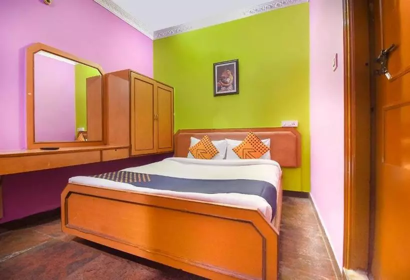 Hotelli Spot On 65925 Sindur Lodge