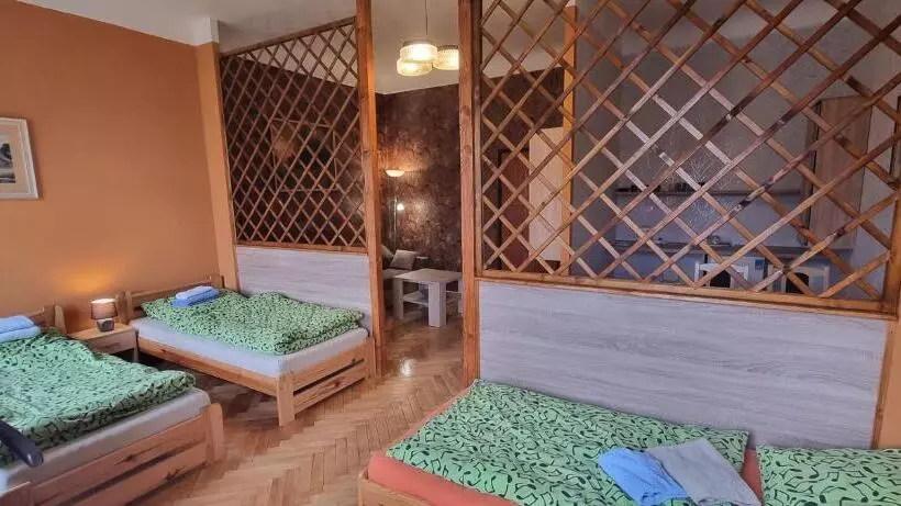 Hotelli Ubytování 8