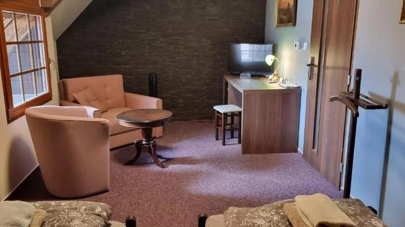 Hotelli Ubytování 8