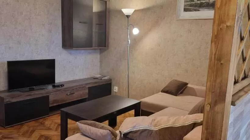 Hotelli Ubytování 8