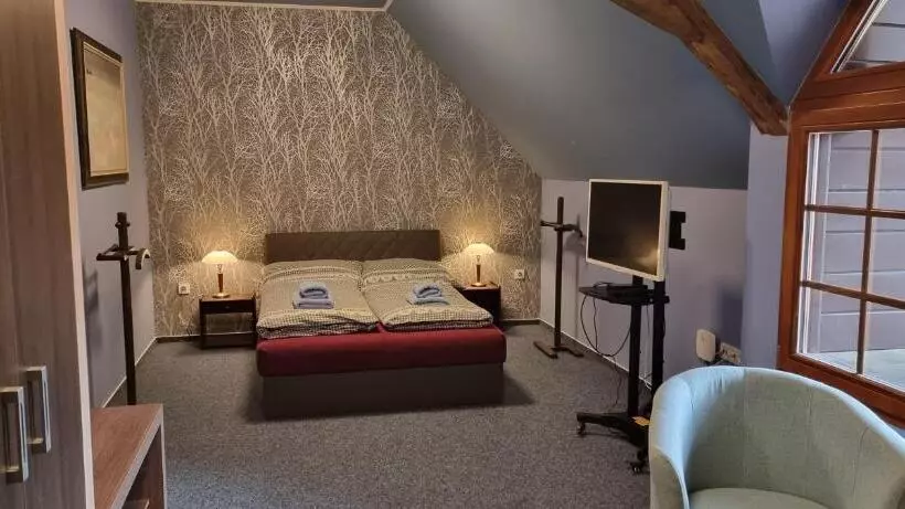 Hotelli Ubytování 8