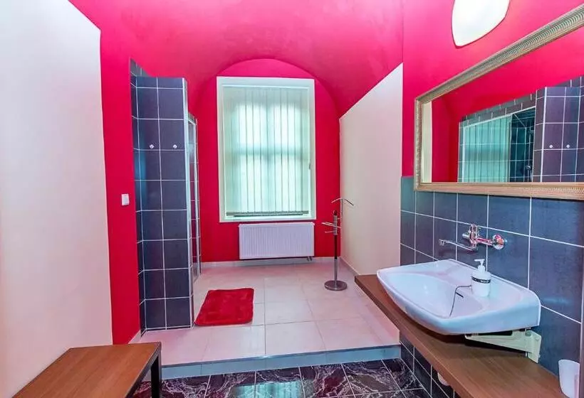 Hotelli Ubytování 8