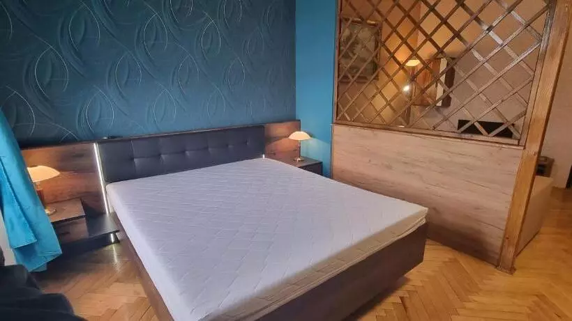 Hotelli Ubytování 8