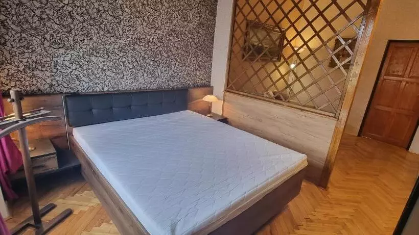 Hotelli Ubytování 8