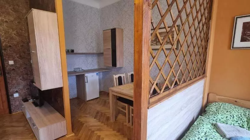 Hotelli Ubytování 8