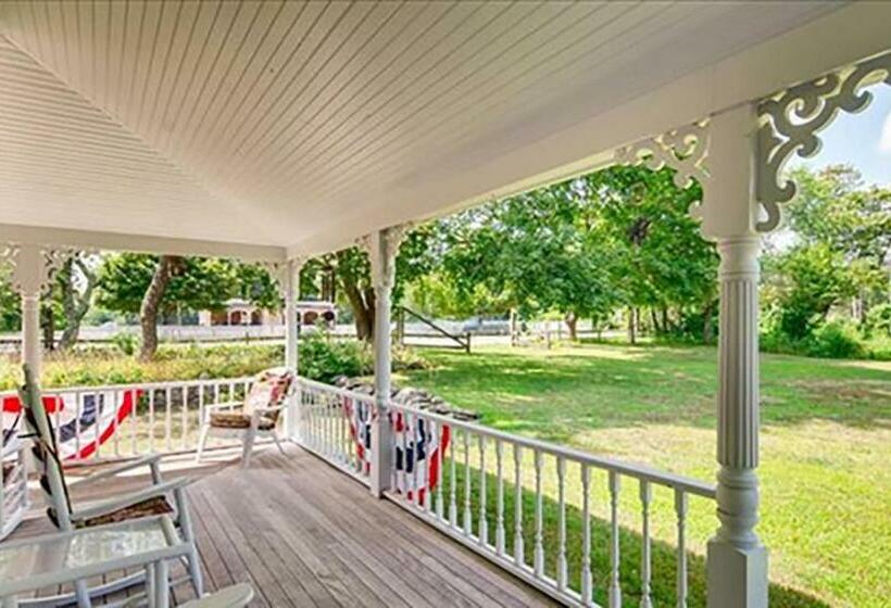 בית מלון כפרי West Tisbury Inn