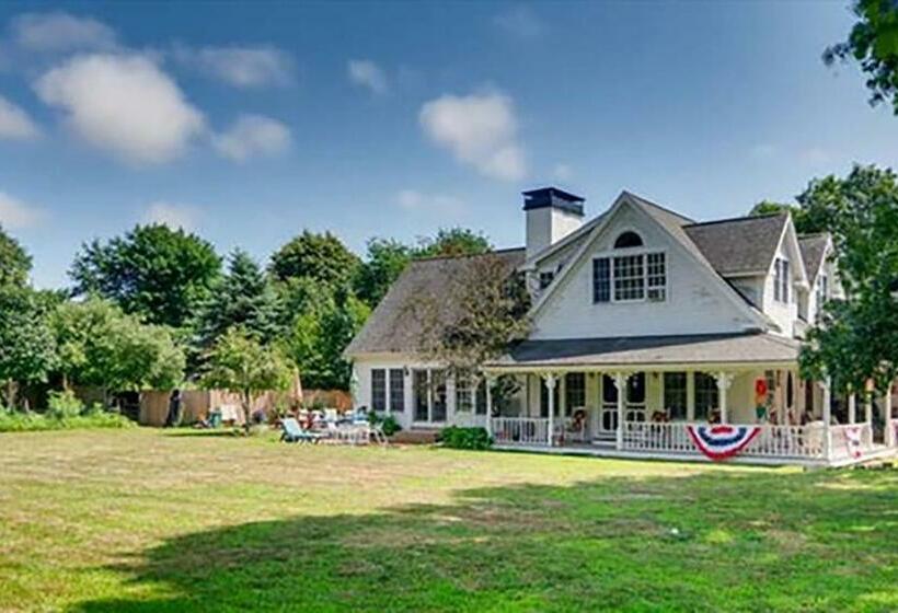 בית מלון כפרי West Tisbury Inn