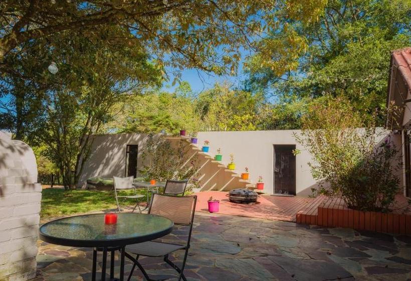 بنسيون Entre árboles Hostal