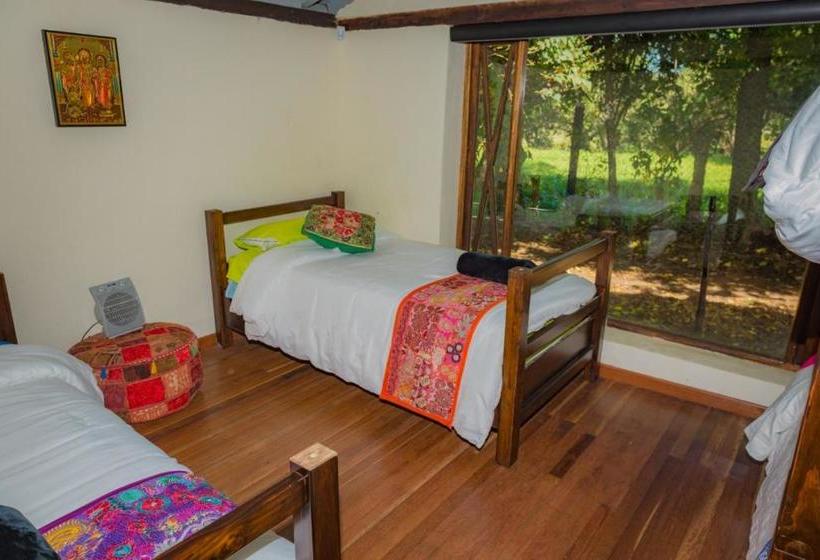 بنسيون Entre árboles Hostal