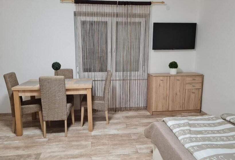 פנסיון Hócza House Poroszló