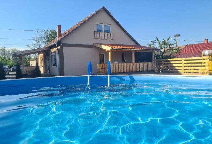 פנסיון Hócza House Poroszló