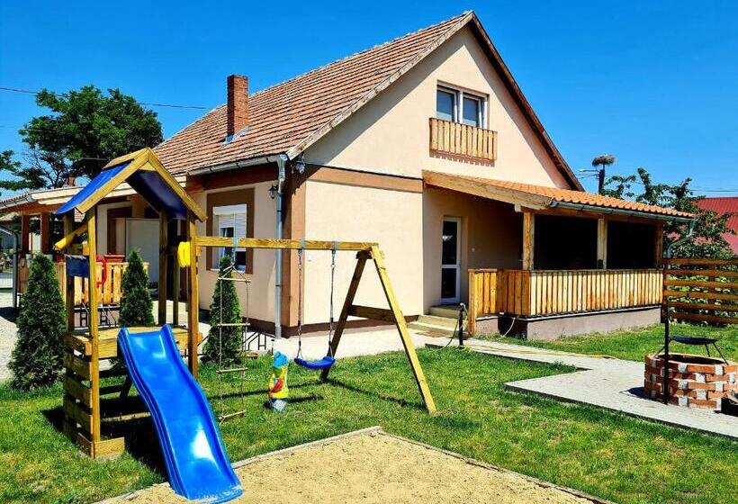 פנסיון Hócza House Poroszló