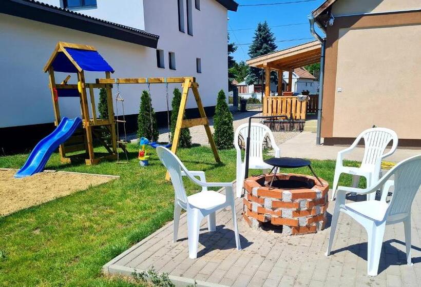 פנסיון Hócza House Poroszló