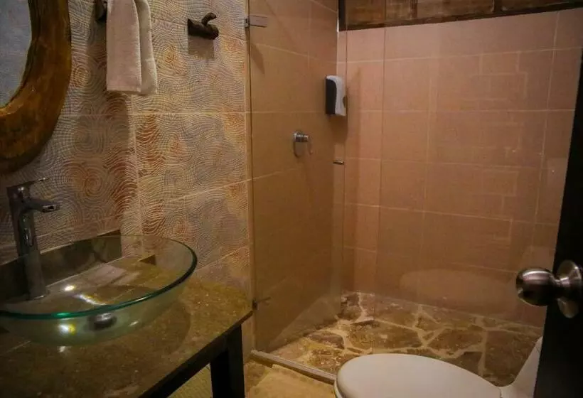 ユースホステル Restaurante, Hostal Y Spa Mama Neyumun