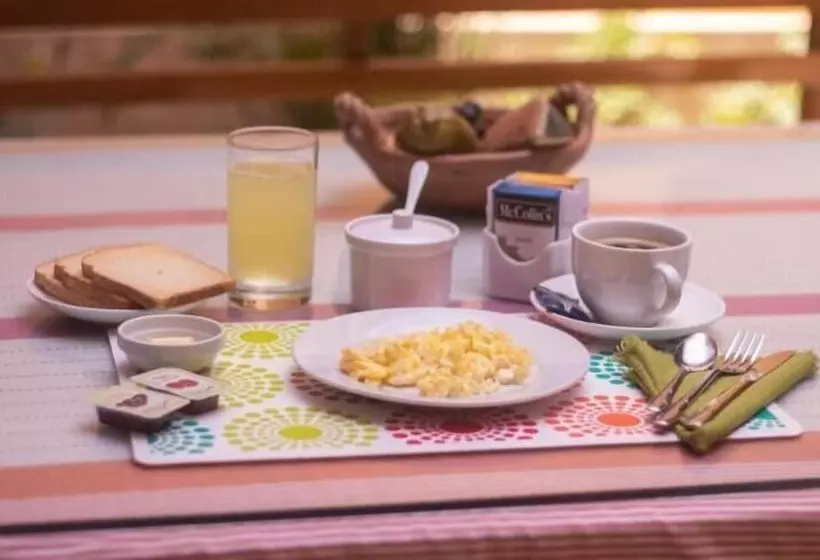 ベッドアンドブレックファースト Casa Huéspedes Pimentel