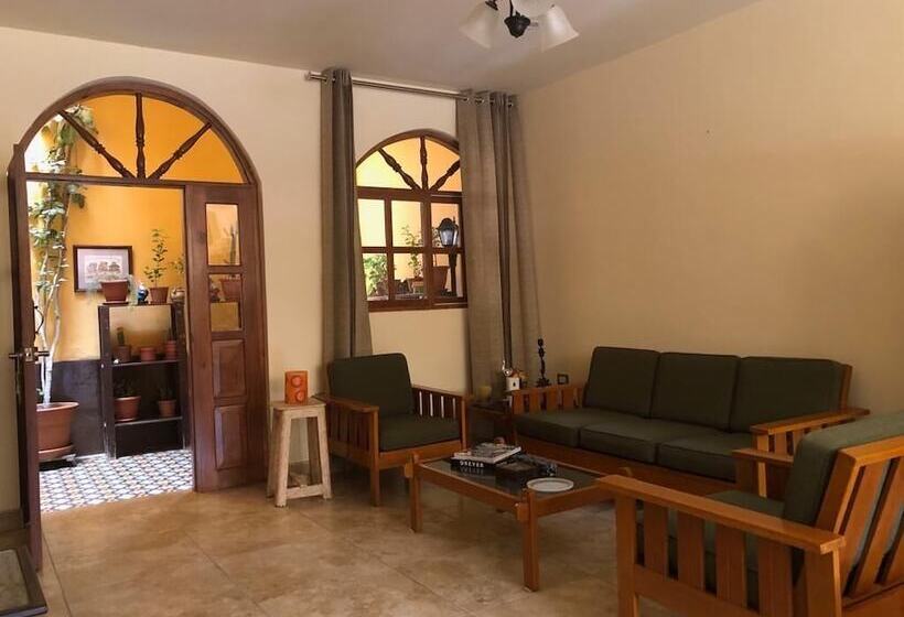 ベッドアンドブレックファースト Casa Huéspedes Pimentel