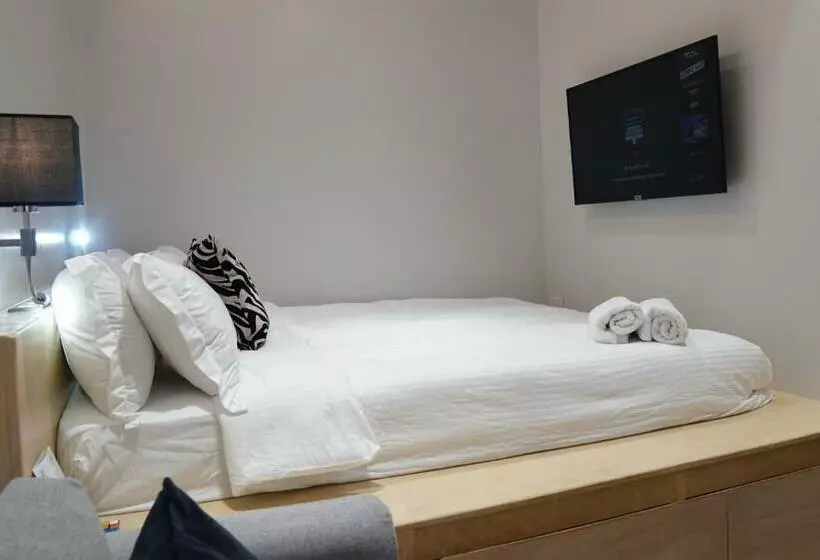 ベッドアンドブレックファースト Radlett Residences Hotel   Tuguegarao