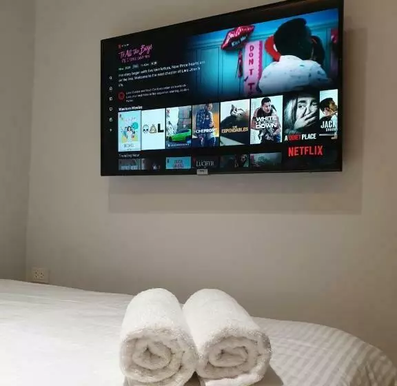 ベッドアンドブレックファースト Radlett Residences Hotel   Tuguegarao