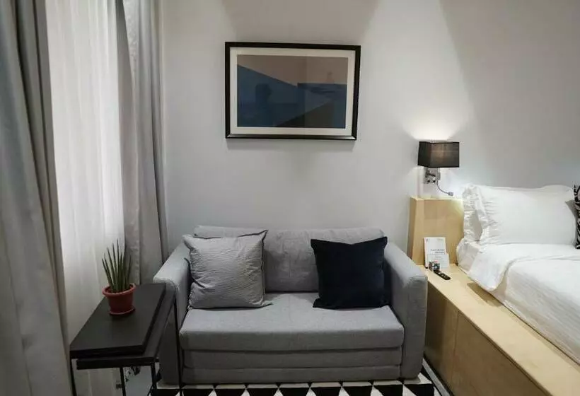 ベッドアンドブレックファースト Radlett Residences Hotel   Tuguegarao